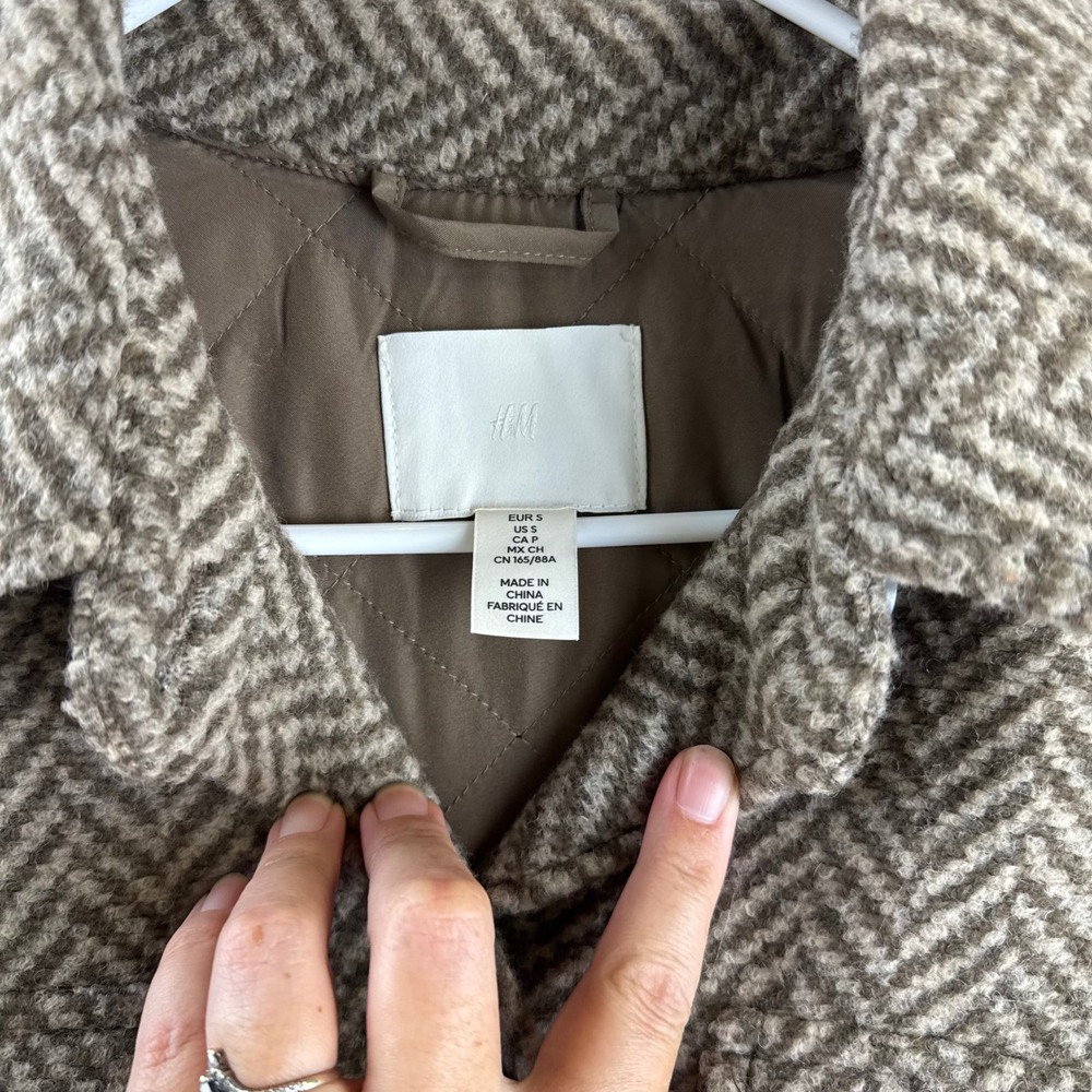 H&M Shirt Jacket Womens Small Brown Herringbone Quilted Lined Shacket (1779) - Picture 2 of 12